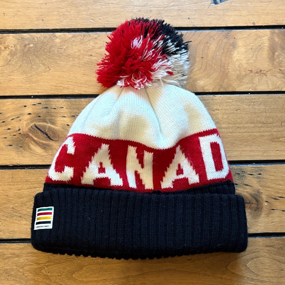Hudson’s Bay 2014 Sochi Olympic Pompom Hat - Red & White & Black CANADA 🇨🇦